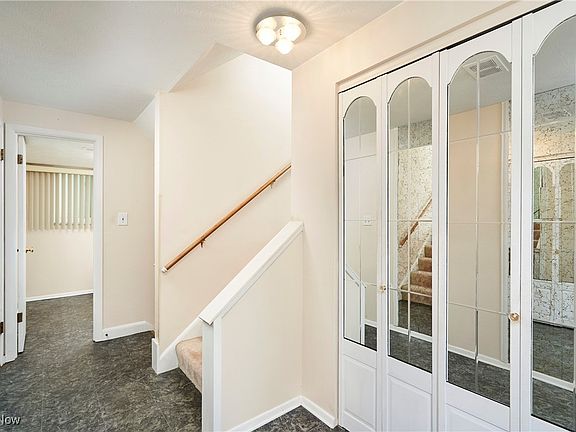 3rd image of 2283 Sherwin Dr