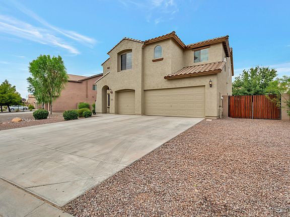 3rd image of 686 E Sun Valley Farms Ln