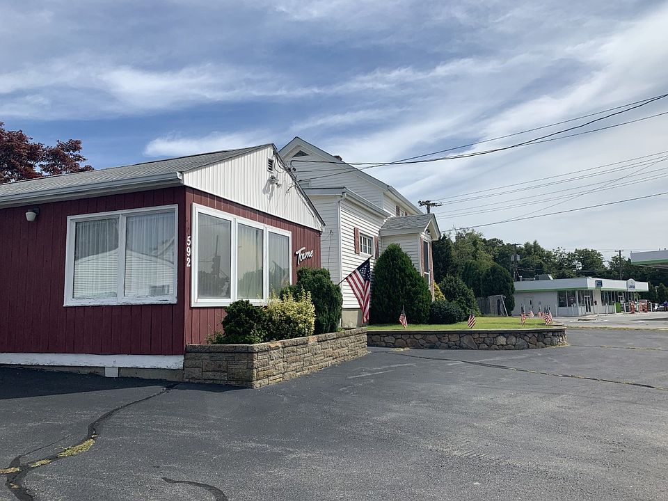 2nd image of 592-594 State Rd