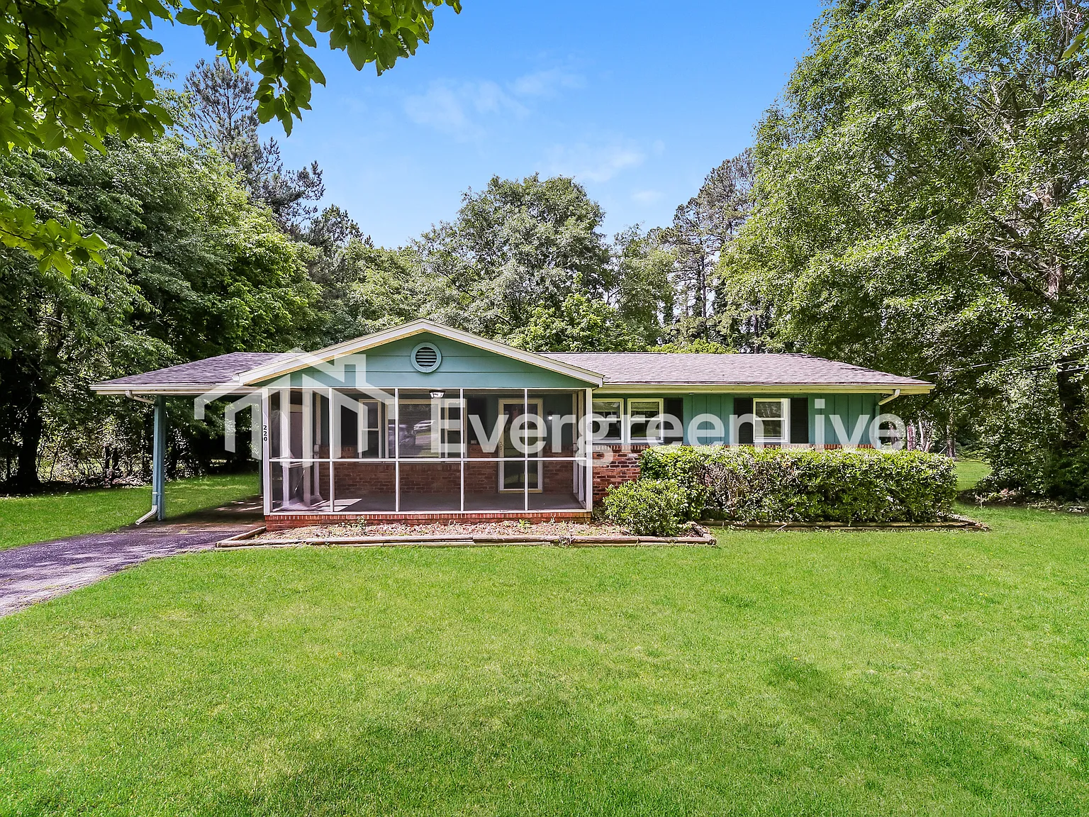 3 bed, 2.0 bath, 1320 sqft, $1,395 — Photo 1