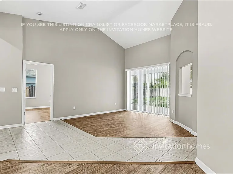 9424 Clover Glen Dr — Photo 5