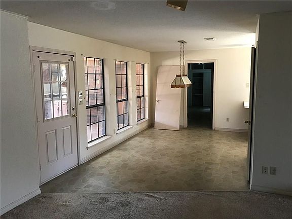 3rd image of 3824 Cypress Ave