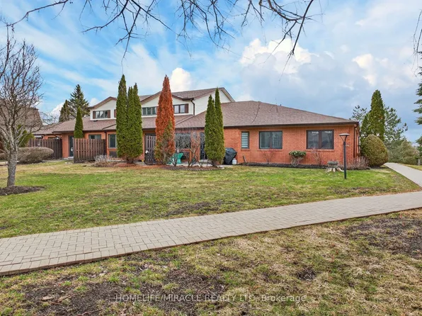 36 Champlain Cres #32, Peterborough, ON K9L 1T1