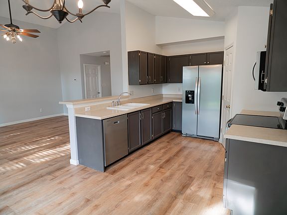 5th image of 165 Nahcotta Dr