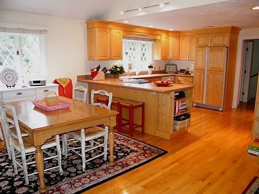 eat in kitchen
