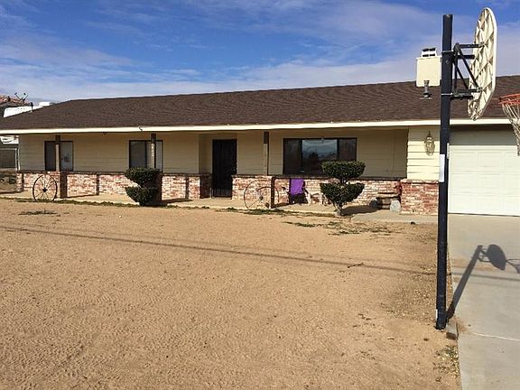 3rd image of 18448 Plumas Ave
