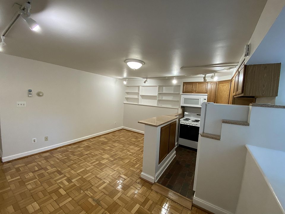 1st image of 819 S Alfred St #2B
