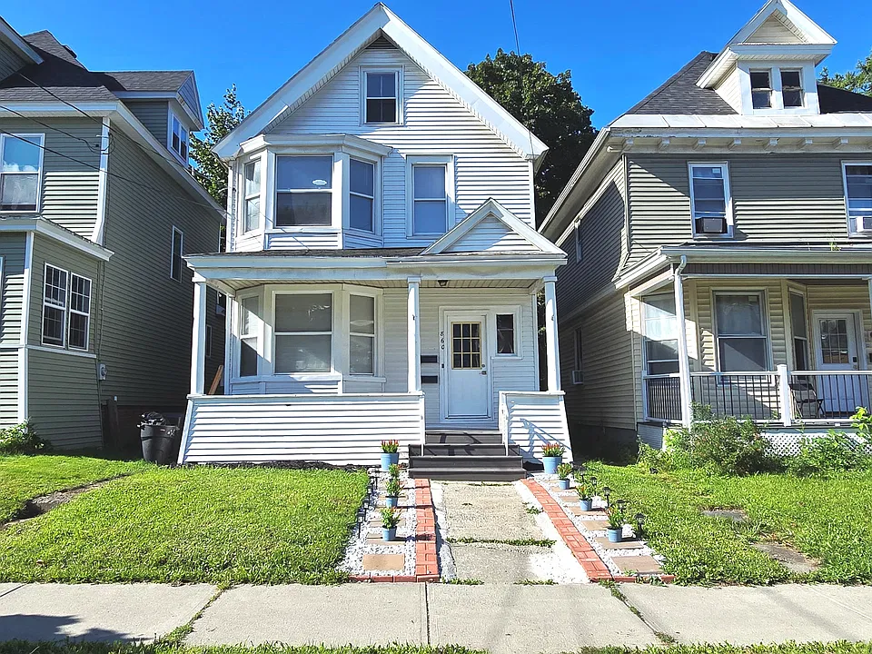 860 Washington Ave #1