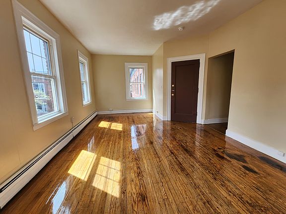5th image of 206 Sherman Ave #B11