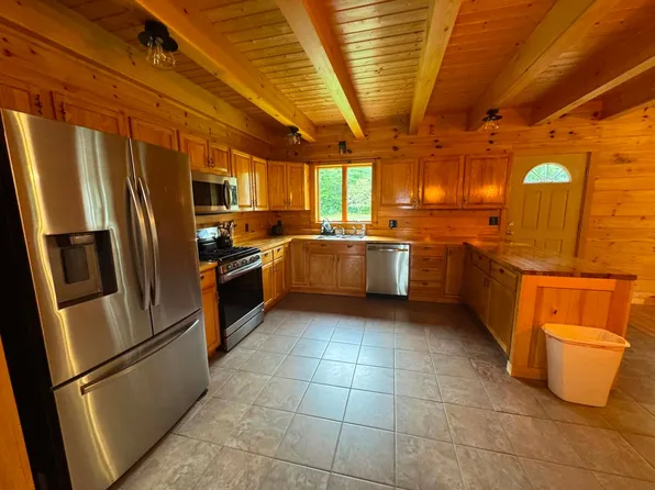 105 Rock Creek Dr, North Haverhill, NH 03774