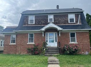 4473 N 100th St, Wauwatosa, WI 53225