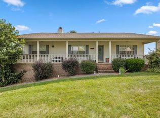 402 Hiddenbrook Ln, Maryville, TN 37804