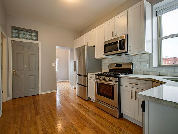 2nd image of 1730 N Francisco Ave APT 3