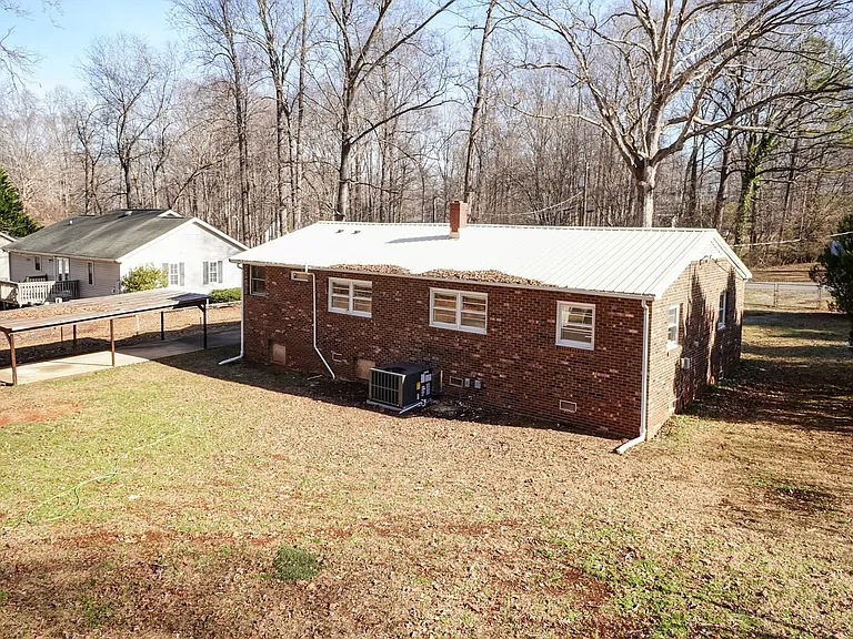 518 Buttonwood Dr — Photo 9