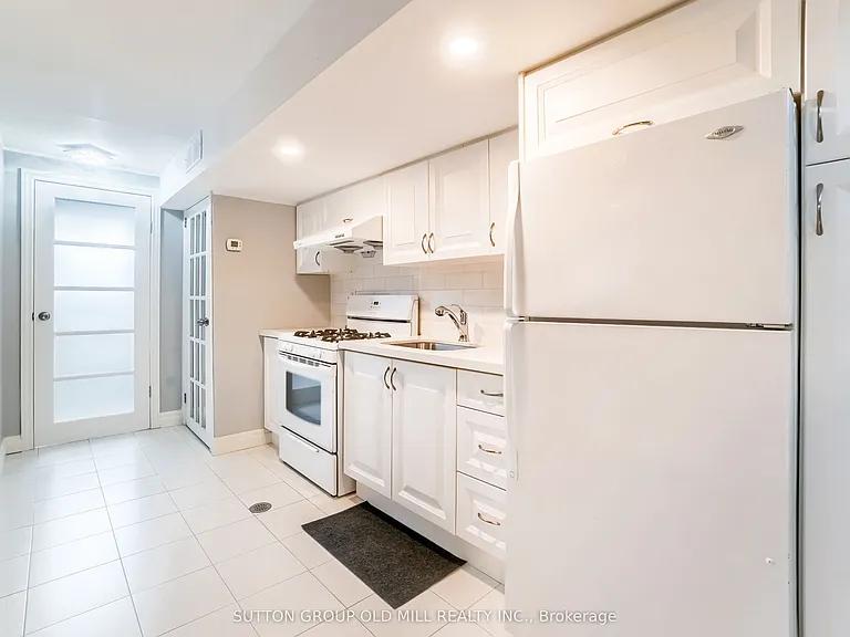 3606 Twinmaple Dr — Photo 9