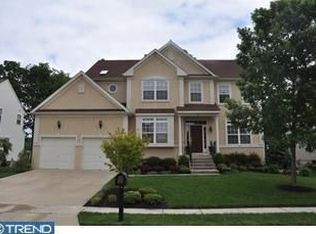 11 Saratoga Springs Dr, Cinnaminson, NJ 08077