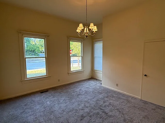 2 bed, 1933 sqft, $899 — Photo 2