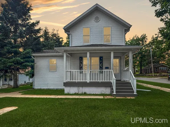 229 Wilson Ave, Kingsford, MI 49802