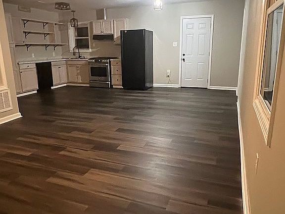 Open living/kitchen/dining 