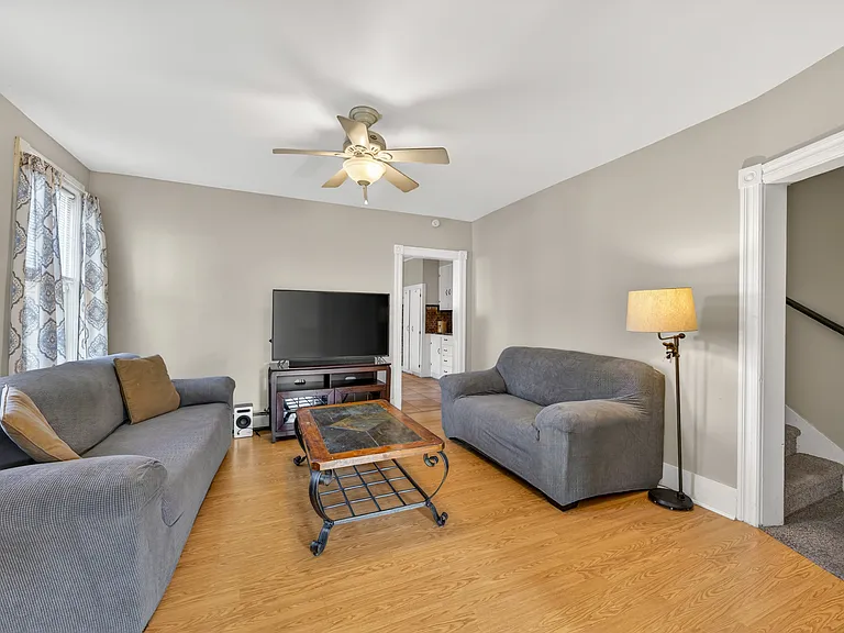 528 Packer St — Photo 5