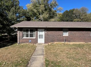 6 W Ingle Dr #B, Glen Carbon, IL