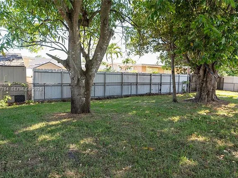 4000 NW 195th St — Photo 57