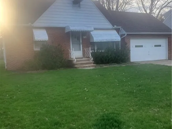 1798 Karen Dr, Euclid, OH 44117