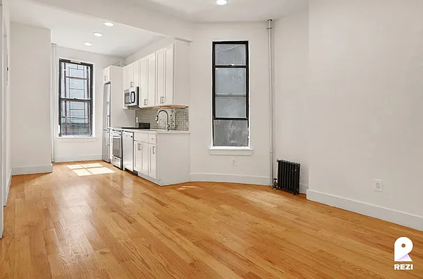 Rented by REZI | media 7