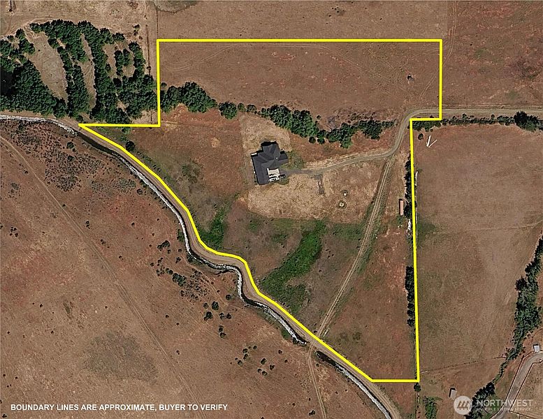 3rd image of 1590 Hunter Road