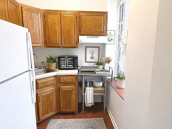 4th image of 306 W 80th St APT 3A