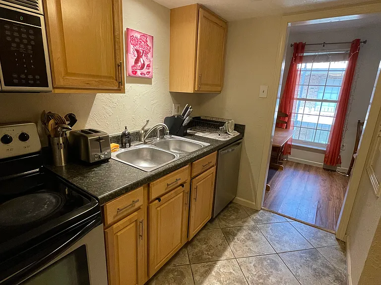 732 Cherokee St #208 — Photo 4
