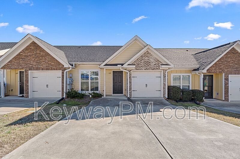 1st image of 626 Vista Dr