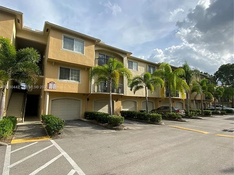 300 Crestwood Ct N #310 — Photo 20