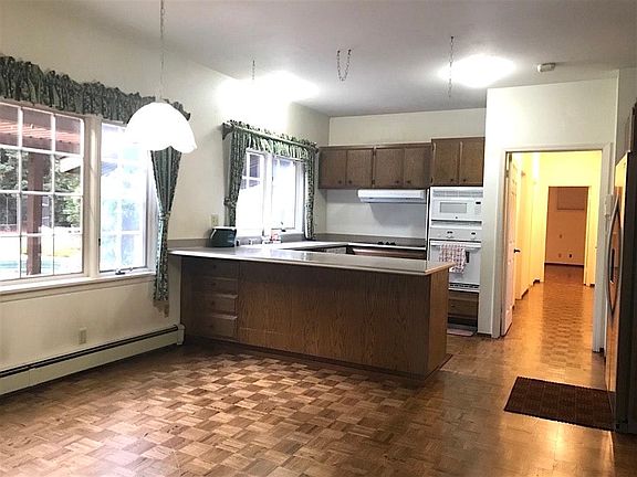 3rd image of 29 Cowell Ln