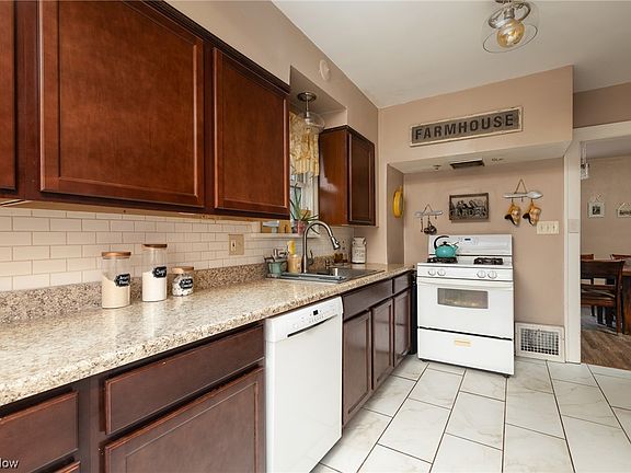 2nd image of 265 E 329th St