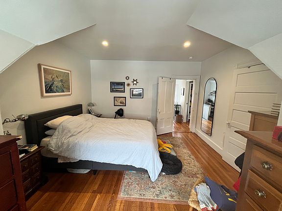 5th image of 420 Centre St APT 3