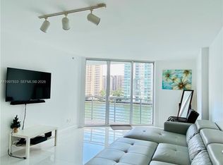 325 Biscayne Blvd #717, Miami, FL 33133