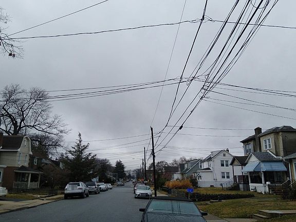 4th image of 817 Broad St