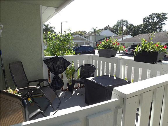 4th image of 50 Cypress Pl