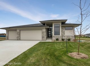 1909 NE Breezy Point, Grimes, IA 50111