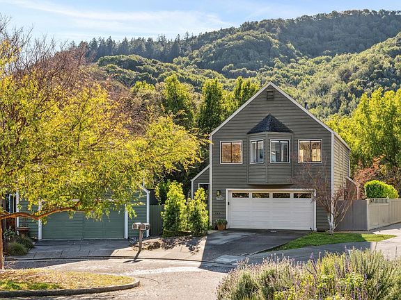 2nd image of 5 Creekside Drive