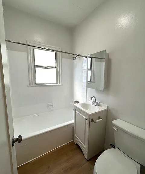 1932 W 25th St #9 — Photo 6