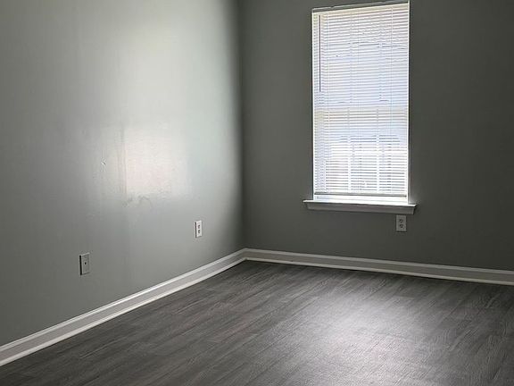 3rd image of 131 Keyport Ct #137