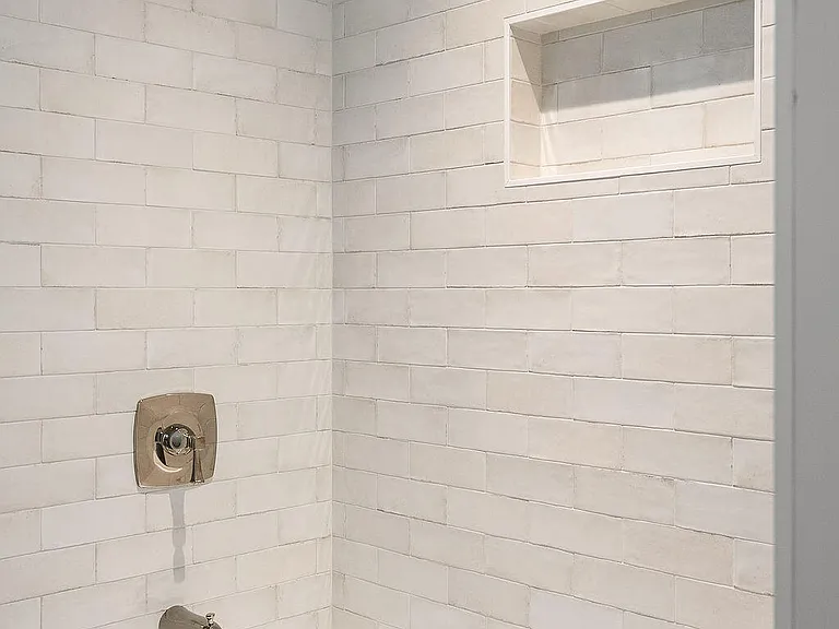 221 Williamsburg St NE — Photo 61