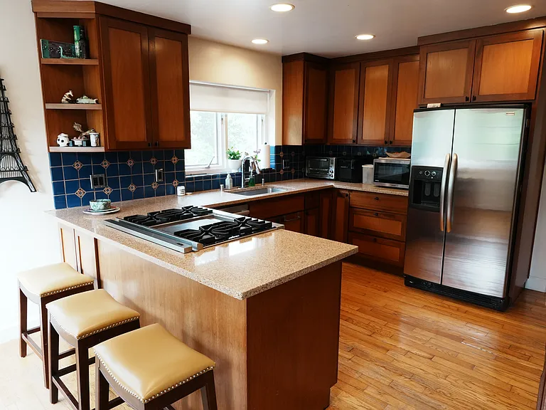 87 Tara Rd — Photo 8
