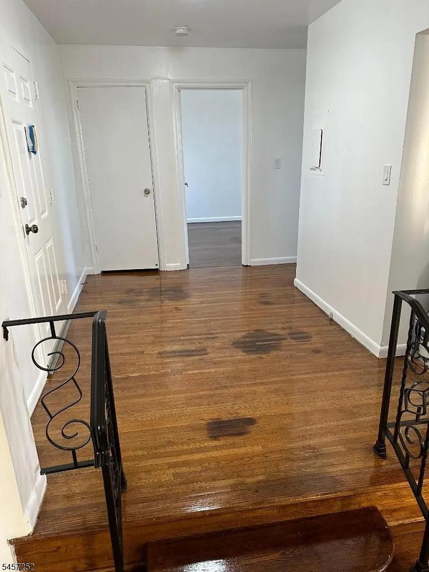 1 bed, 1.0 bath, $1,800 — Photo 2