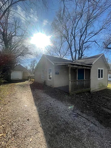 2756 W College St Photo 1