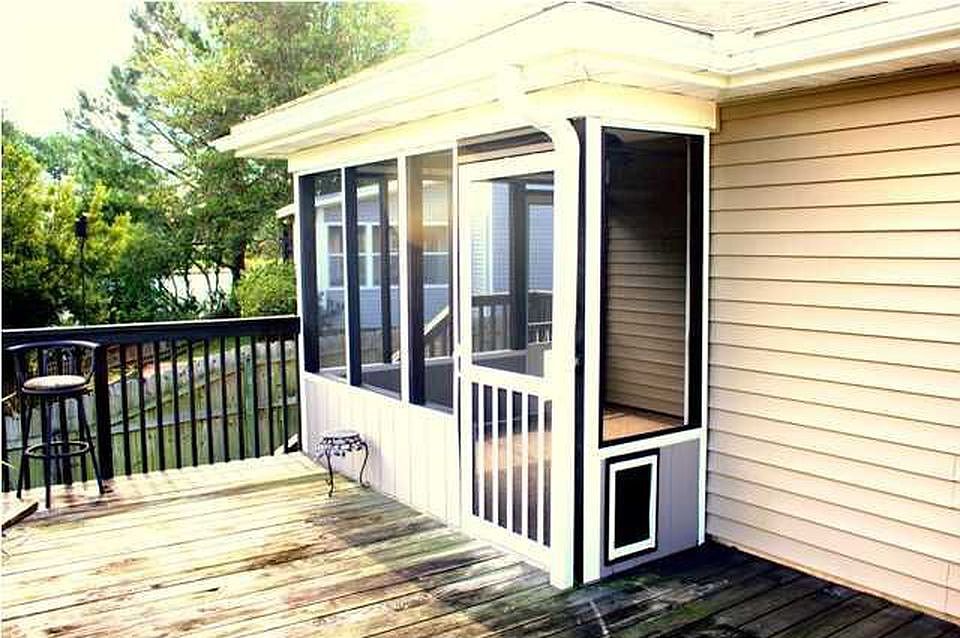2nd image of 1213 Charleston Cir