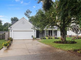 1040 Still Point Dr, Winston Salem, NC 27103