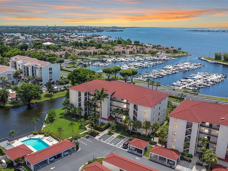 9435 Sunset Harbor Ln #213